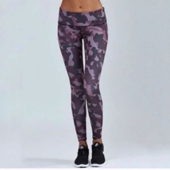 Noli Purple camouflage print Leggings Size Small - Picture 1 of 11